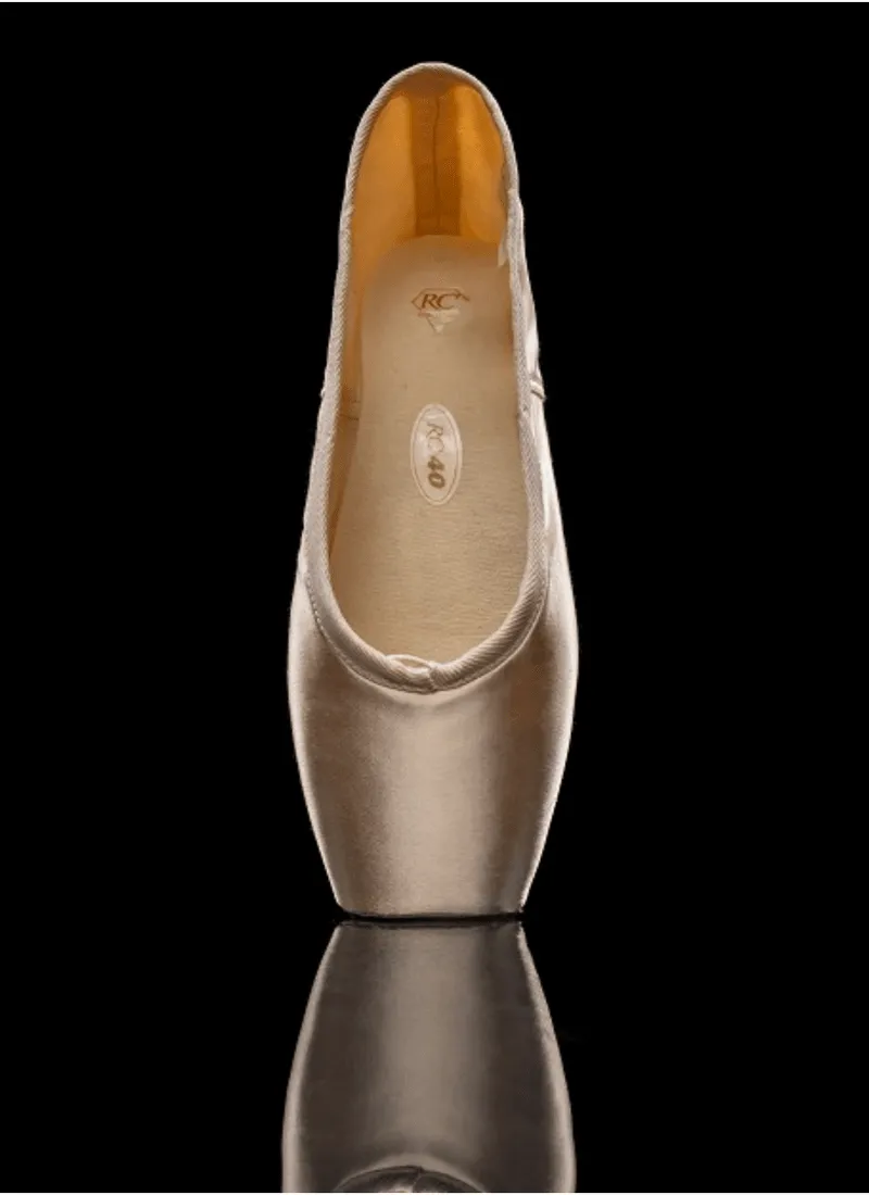 R-Class RC40 Iridescence Pointe Shoe - Medium
